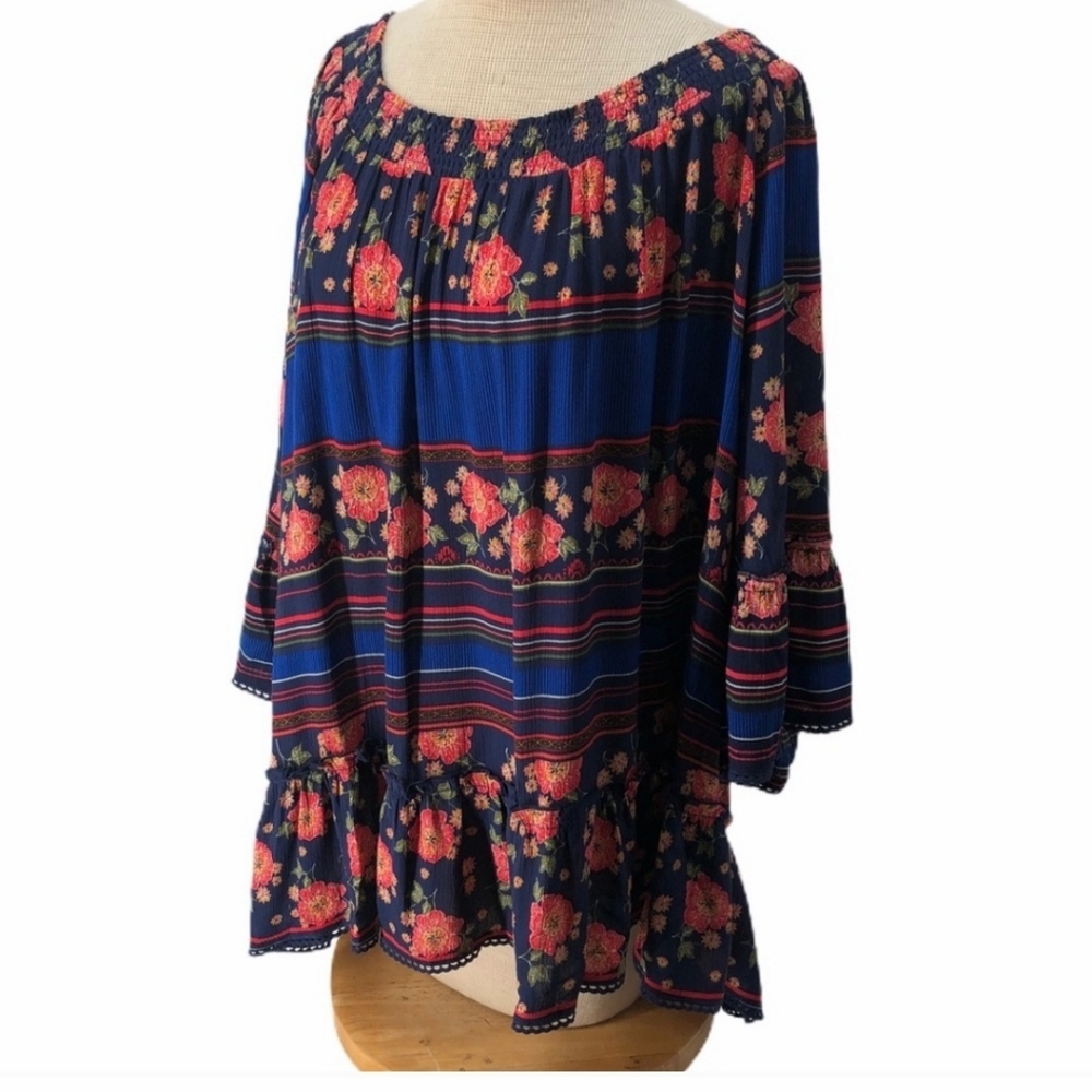 Democracy Smocked Floral Boho Top - off shoulder or on, size 3x